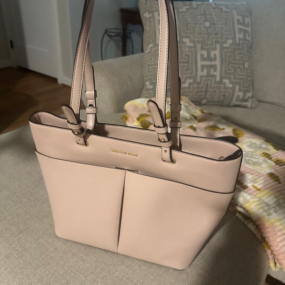 Michael Kors Bedford Tote - Picture 1 of 3